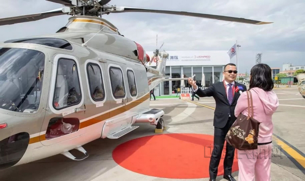 明星直升机AW139亮相亚洲公务机展